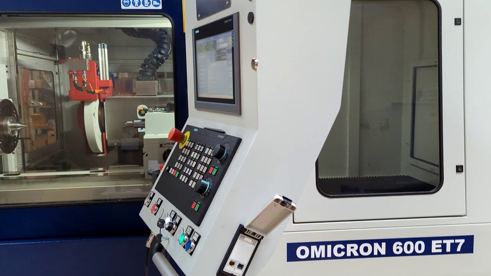 The OMICRON 600 E T7 — Semi-Auto Cylindrical Grinding Machine photo #2